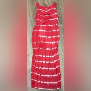Isabel Maternity by Ingrid & Isabel Red and White Tie Dye Maxi Dress size M